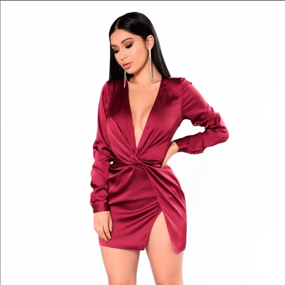 Satin mini burgundy dress - Picture 2 of 11